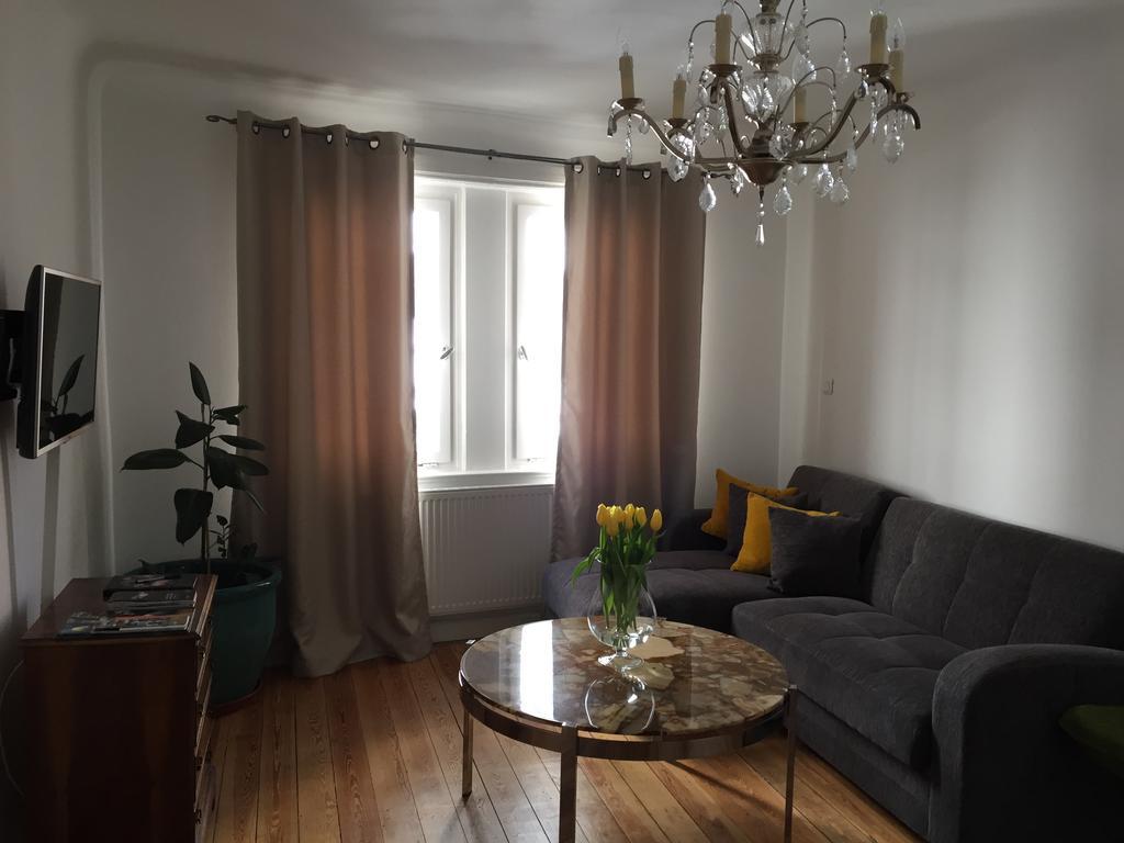 Apartment West *